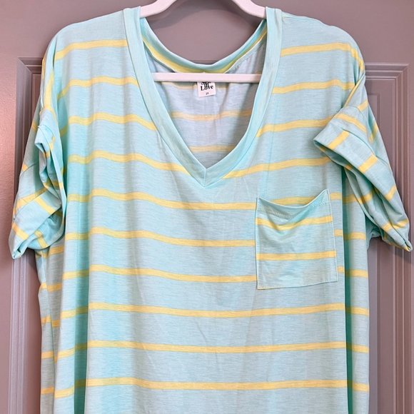 New Women's Plus Size Short Sleeve Pocket Tee - Size 2XL - Picture 1 of 6